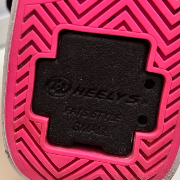 Heelys Pro 20 Rainbow Cheetah Print Big Kids Size 5 - Picture 10 of 10